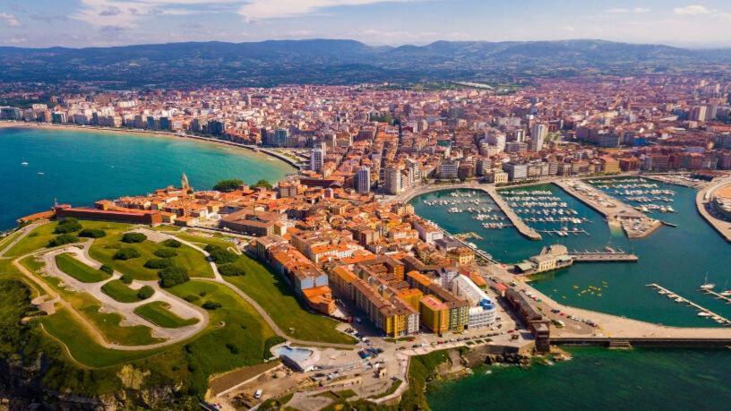 Las Palmeras Hotell Gijón Exteriör bild