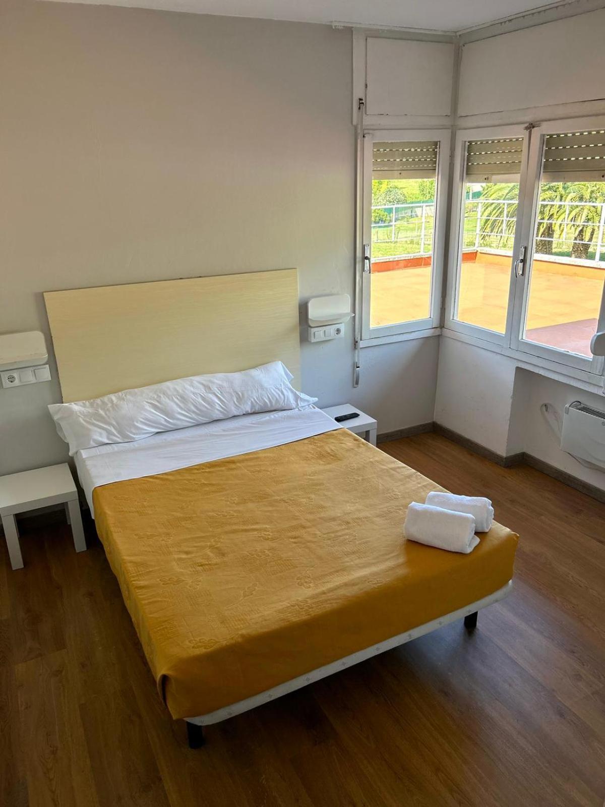 Las Palmeras Hotell Gijón Exteriör bild